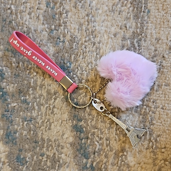 NWOT "Never Give Up!" Keychain with Eiffel Tower Charm and Heart Pom Pom. - Picture 2 of 5